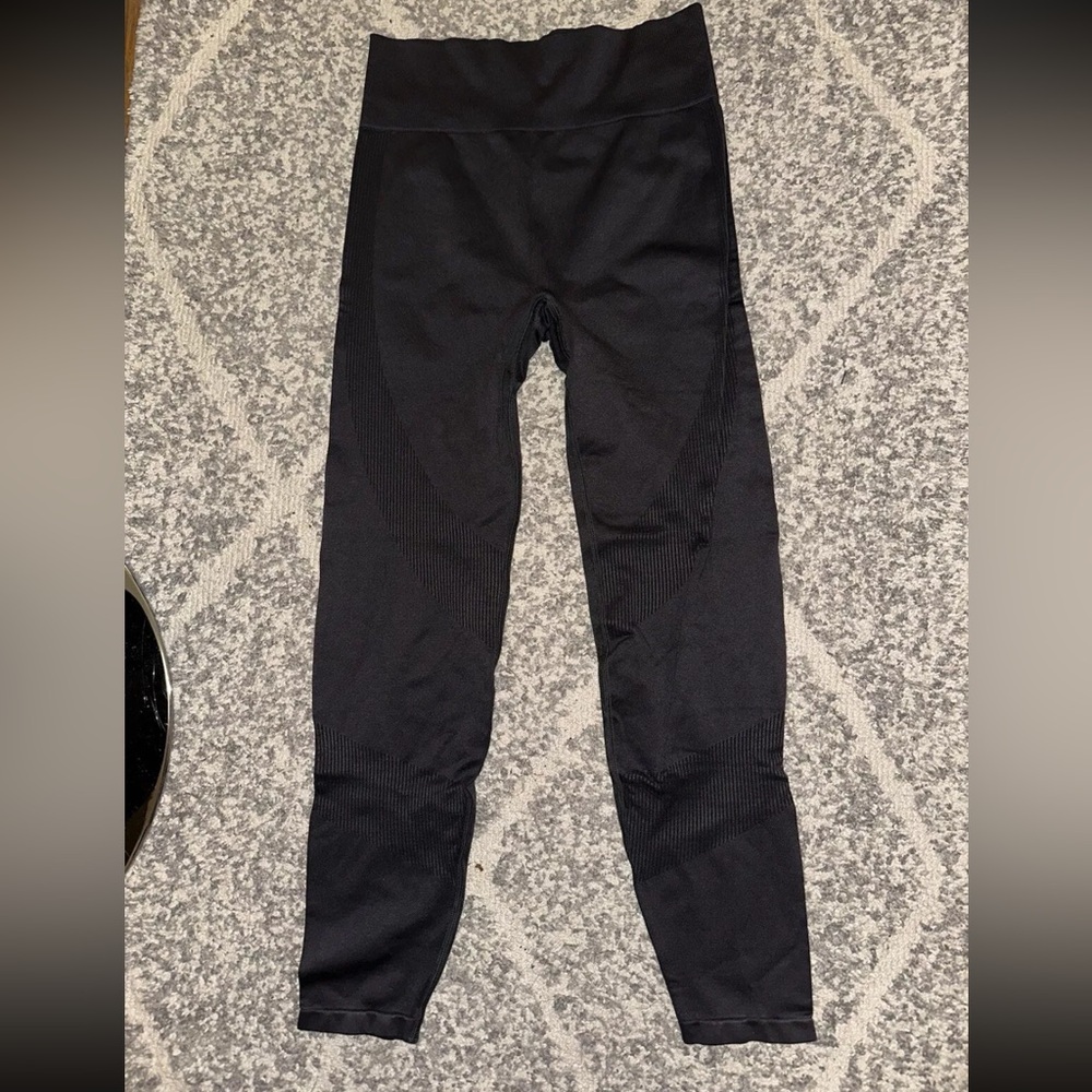 Pink Active Leggings In dark charcoal grey Size M/L